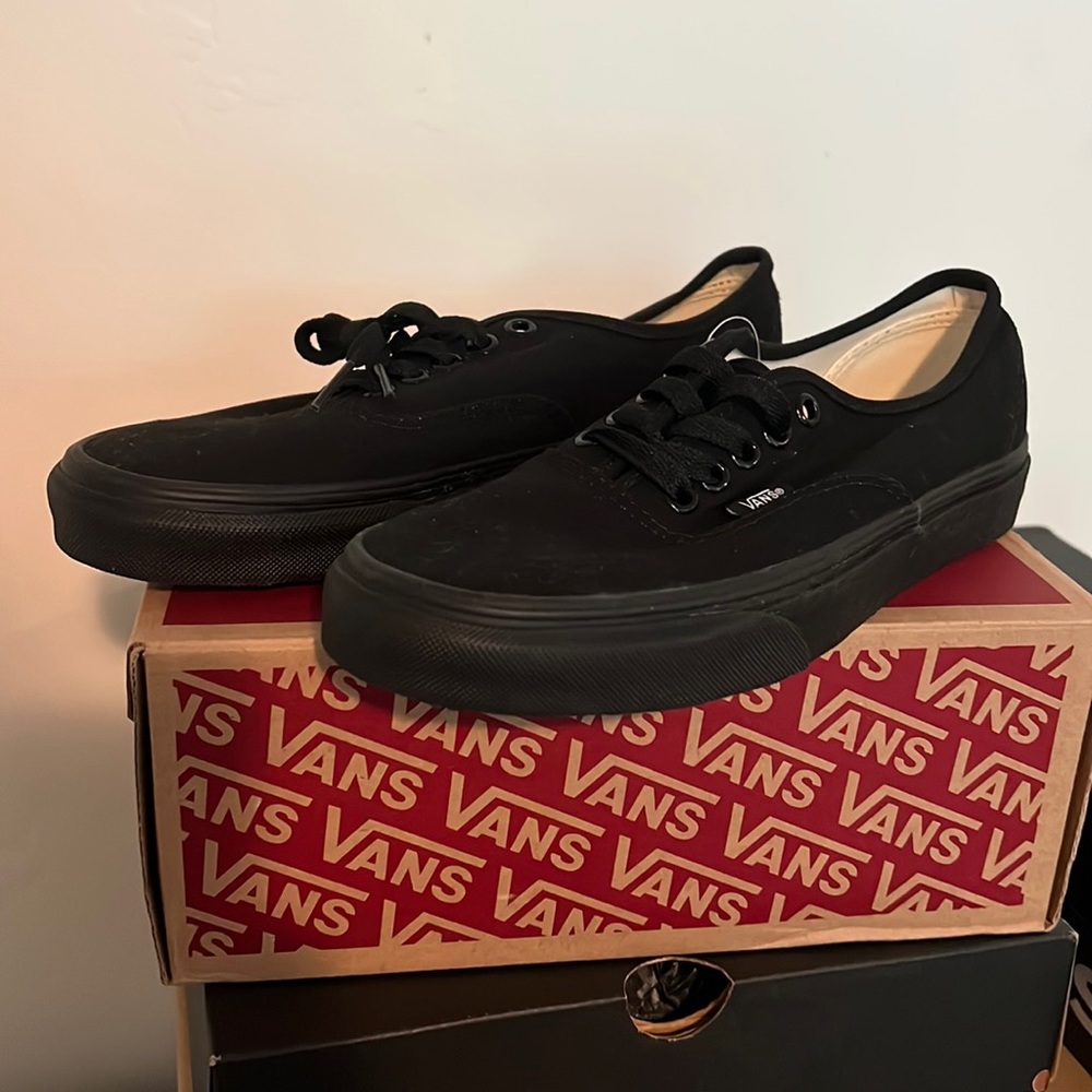 Men’s size 6.5 black old skool vans